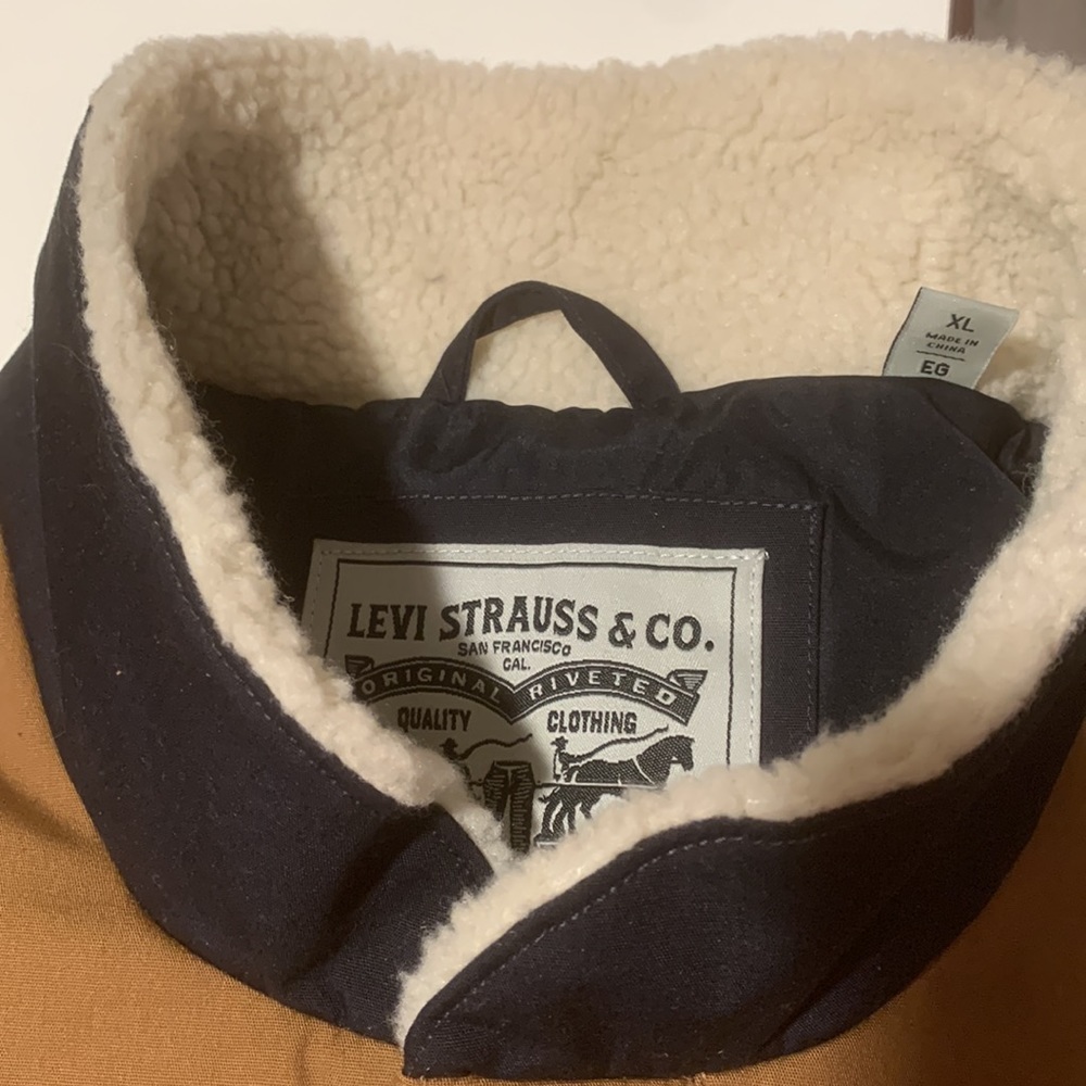 Levi’s - Picture 3 of 4